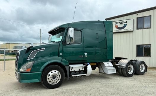 2016 Volvo VNL630 (TK8577)