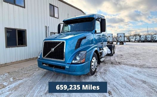 2016 Volvo VNL64T630 (TK4179)