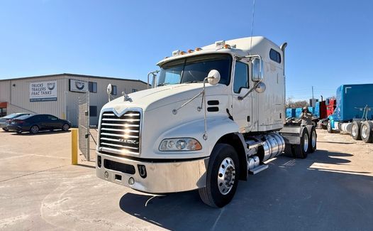2017 Mack Pinnacle CXU613 (TK9477)