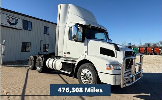 2017 Volvo VNM200 (TK3842)