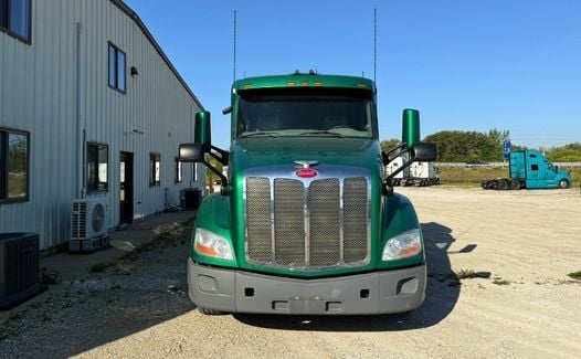 2018 Peterbilt 579 (TK3799)