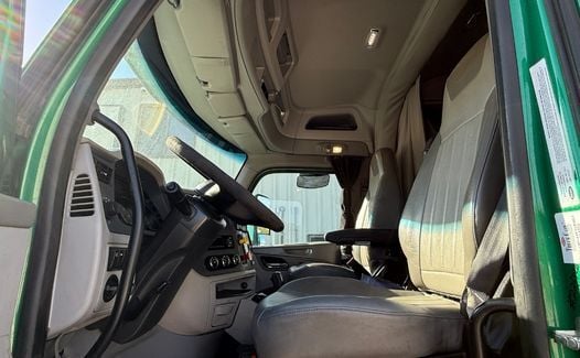 2018 Peterbilt 579 (TK3799)