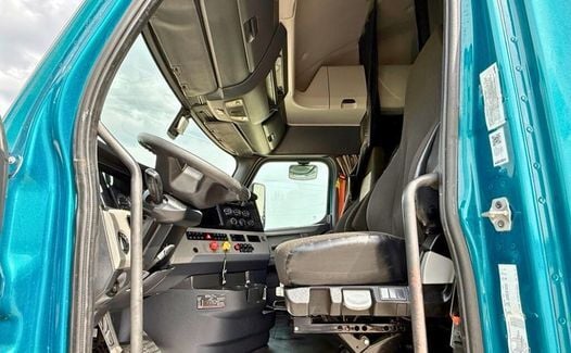 2019 Freightliner Cascadia 126