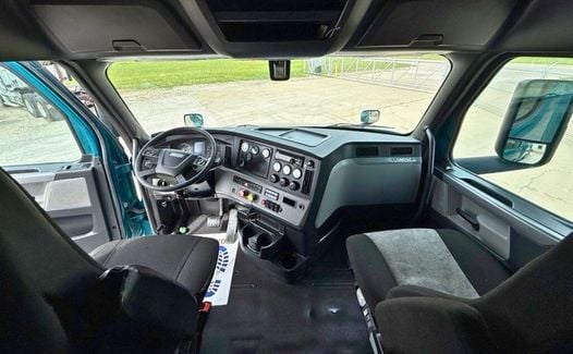 2019 Freightliner Cascadia 126