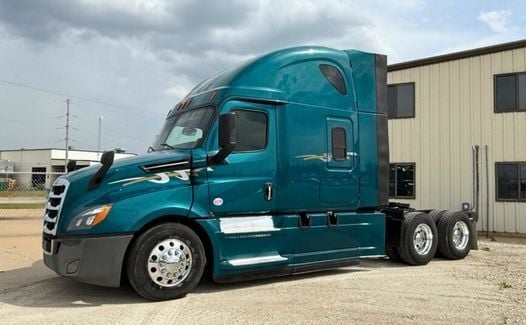 2019 Freightliner Cascadia 126