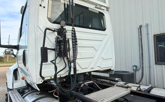 2019 International LT625 (TK9143)