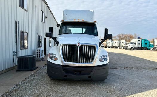 2019 International LT625 (TK9142)