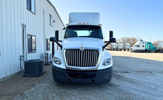 2019 International LT625 (TK7289)