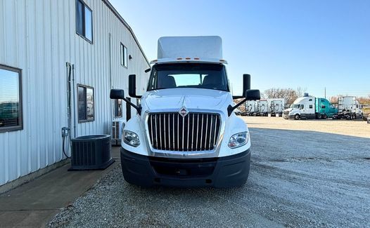 2019 International LT625 (TK7290)