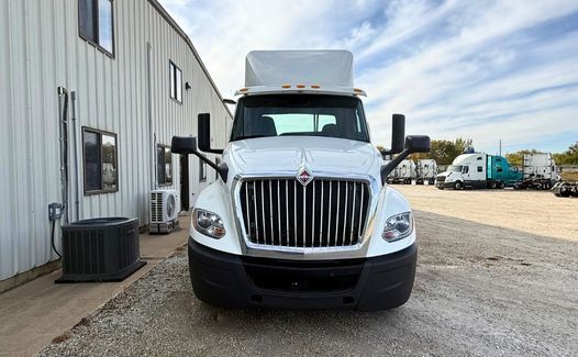 2019 International LT625 (TK9143)