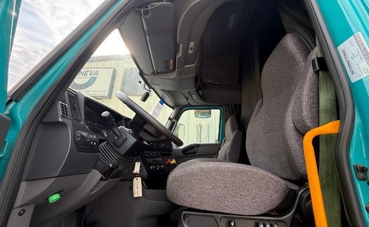 2023 International LT625 (TK6391)