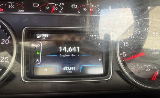 2019 International LT625 (TK7292)