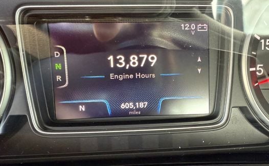 2019 International LT625 (TK9142)