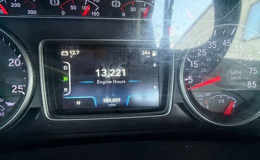 2019 International LT625 (TK7279)