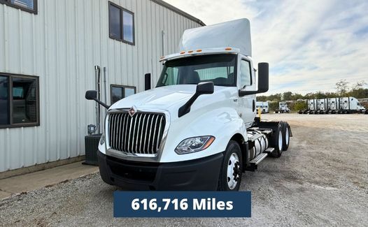 2019 International LT625 (TK9143)