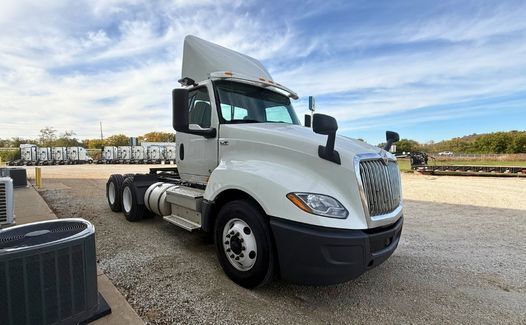 2019 International LT625 (TK9143)