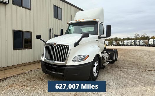 2019 International LT625 (TK7299)