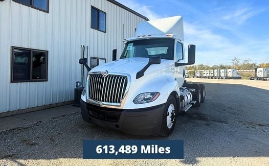 2019 International LT625 (TK7295)