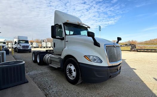 2019 International LT625 (TK9142)