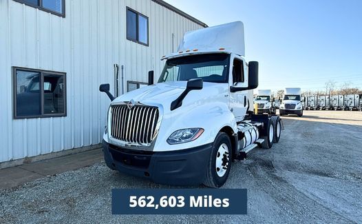 2019 International LT625 (TK7289)