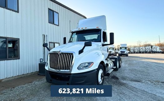 2019 International LT625 (TK7293)