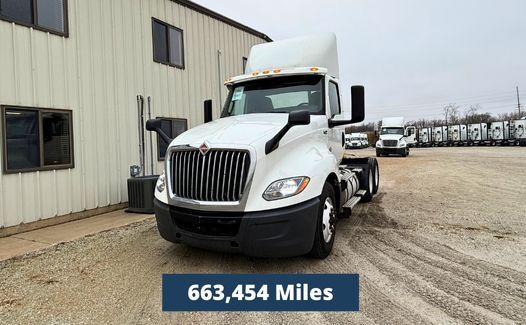 2019 International LT625 (TK7282)