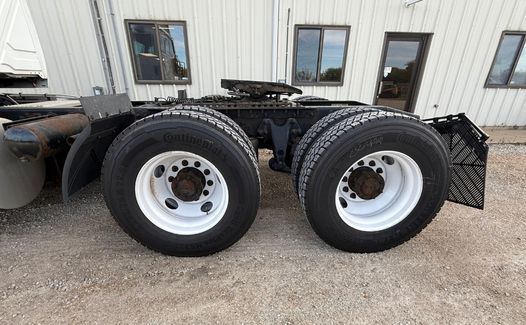 2019 International LT625 (TK9143)