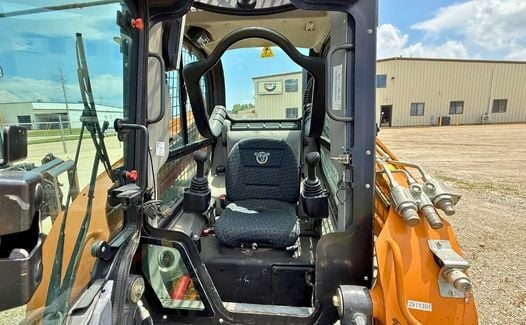 2020 CASE Skid-Steer