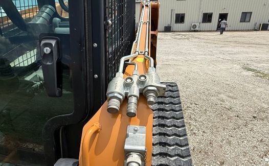 2020 CASE Skid-Steer