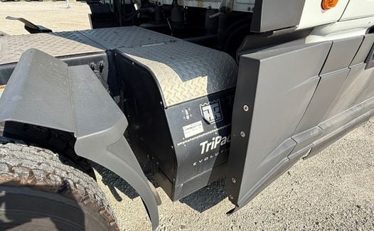2021 Freightliner Cascadia 126 (TK7823)