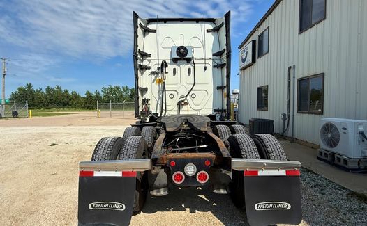2021 Freightliner Cascadia 126 (TK9069)