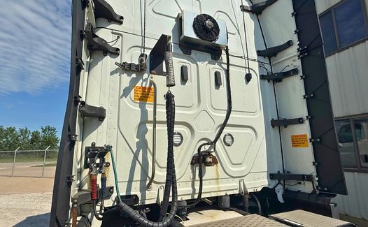 2021 Freightliner Cascadia 126 (TK9069)