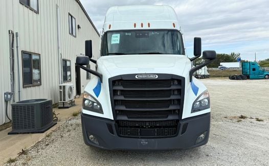 2021 Freightliner Cascadia 126 (TK7921)