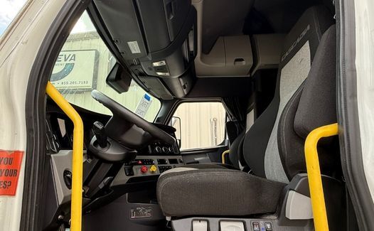 2021 Freightliner Cascadia 126 (TK7921)