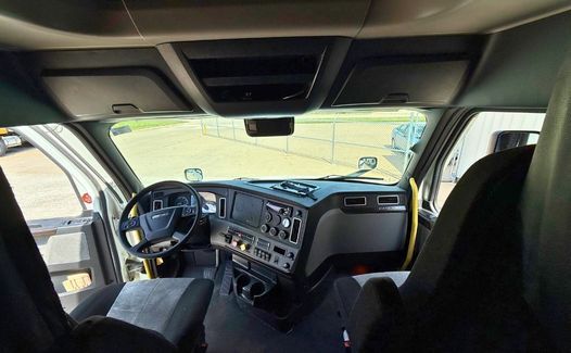 2021 Freightliner Cascadia 126 (TK9051)