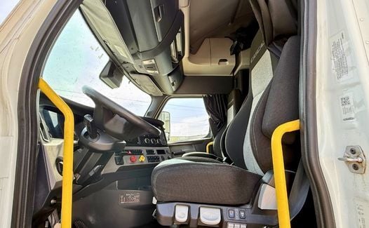2021 Freightliner Cascadia 126 (TK7791)