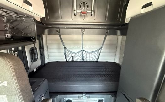2021 Freightliner Cascadia 126 (TK7722)