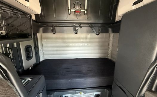 2022 Freightliner Cascadia 126 (TK1811)
