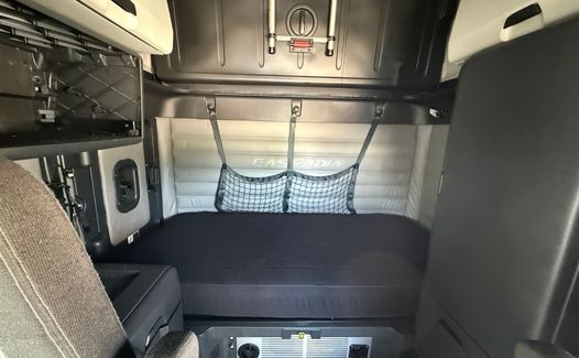 2021 Freightliner Cascadia 126 (TK9069)