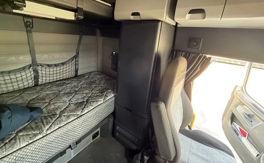 2021 Freightliner Cascadia 126 (TK7666)