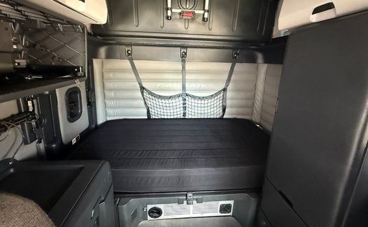 2022 Freightliner Cascadia 126 (TK1611)