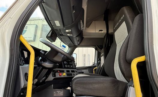 2022 Freightliner Cascadia 126 (TK1611)