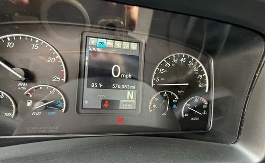 2021 Freightliner Cascadia 126 (TK8196)
