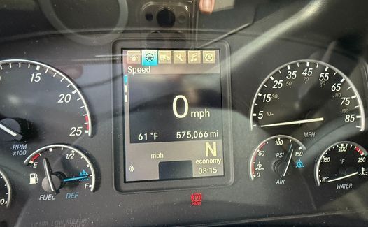 2021 Freightliner Cascadia 126 (TK8230)