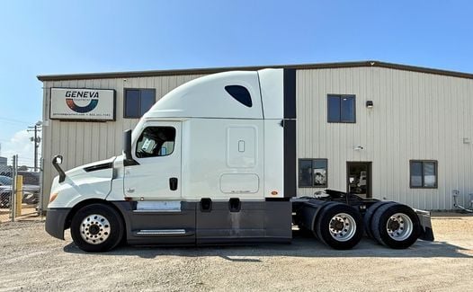 2021 Freightliner Cascadia 126 (TK7722)