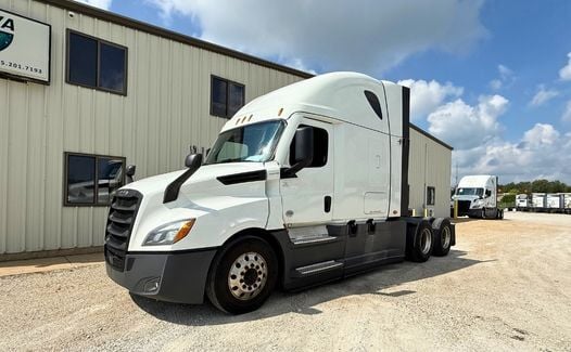 2021 Freightliner Cascadia 126 (TK7824)