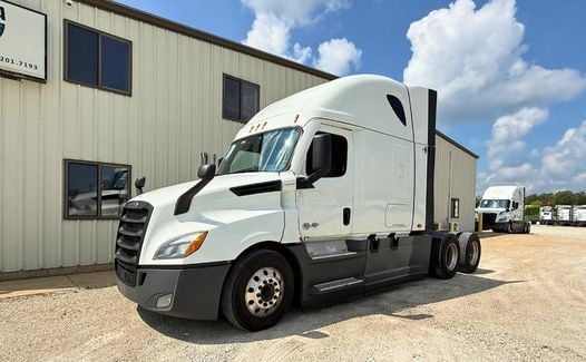 2021 Freightliner Cascadia 126 (TK8300)