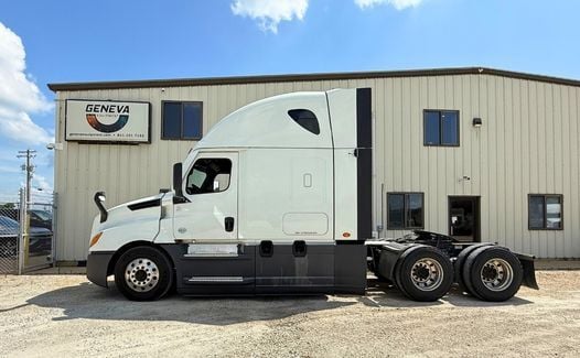 2021 Freightliner Cascadia 126 (TK7785)