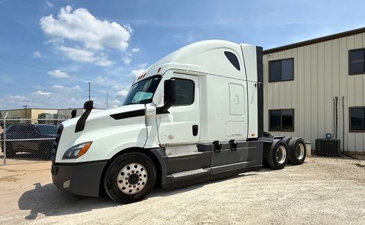 2021 Freightliner Cascadia 126 (TK8304)