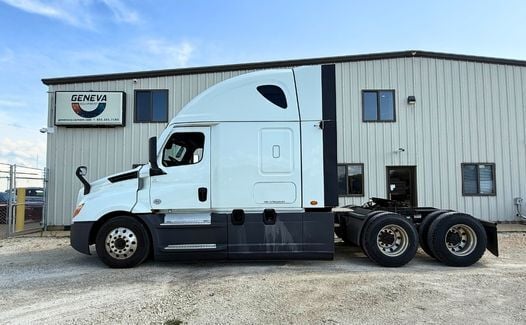 2021 Freightliner Cascadia 126 (TK1956)